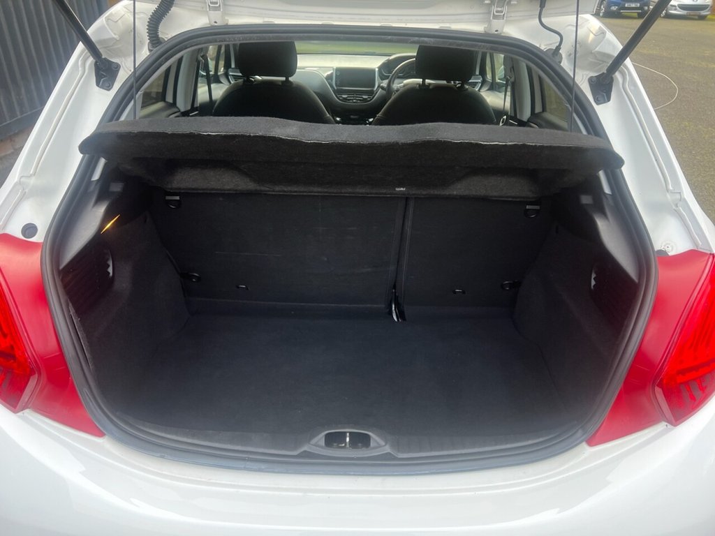 Used Peugeot 208 2015 for sale - 77009543: Photo 9