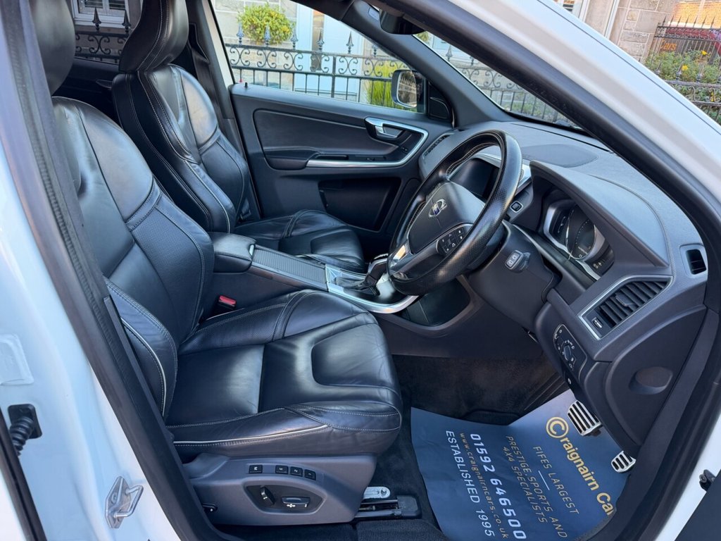 Used Volvo XC60 2017 for sale - 77037881: Photo 2