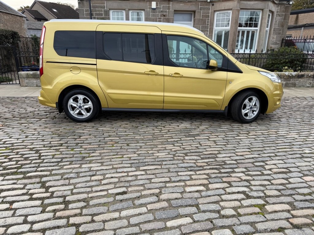 Used Ford Grand Tourneo Connect 2015 for sale - 77037896: Photo 12