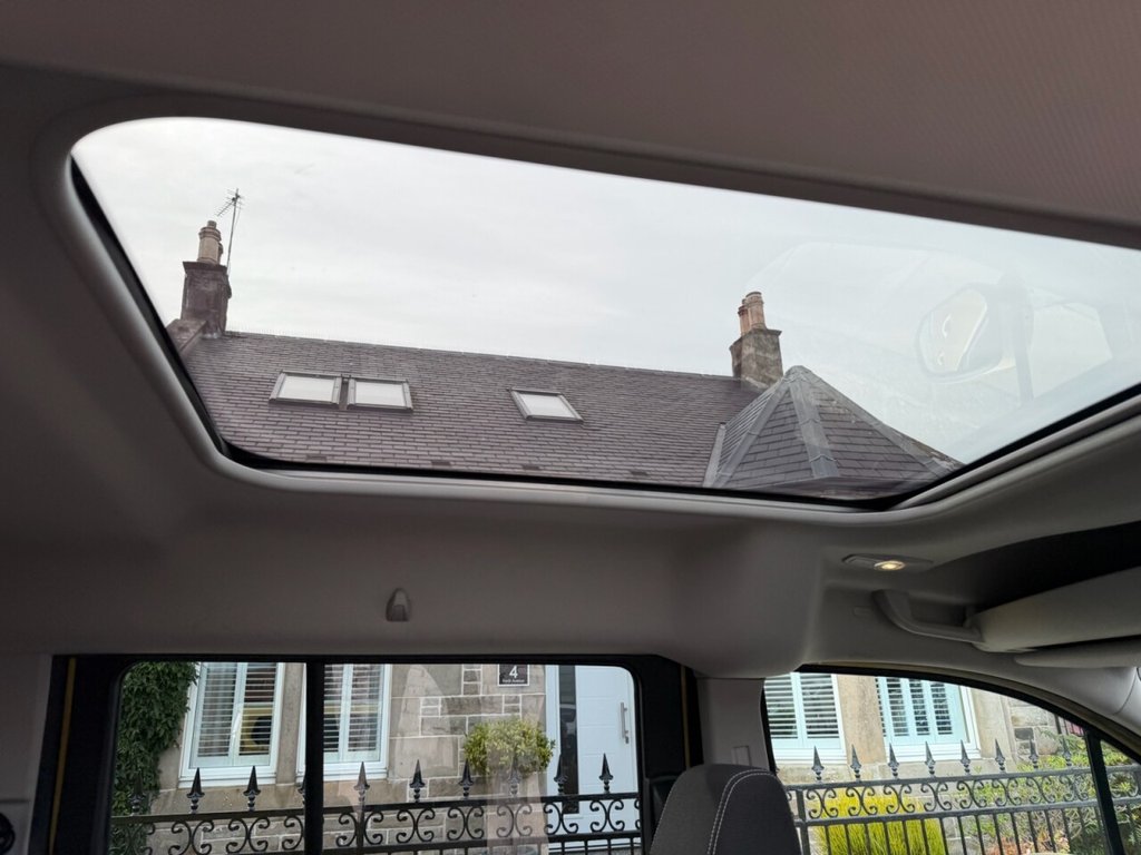 Used Ford Grand Tourneo Connect 2015 for sale - 77037896: Photo 19