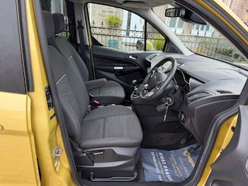 Used Ford Grand Tourneo Connect 2015 for sale - 77037896: Photo