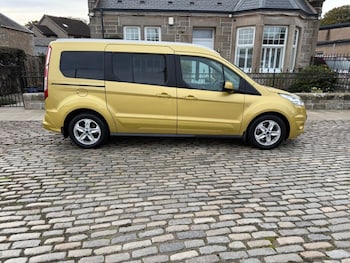 Used Ford Grand Tourneo Connect 2015 for sale - 77037896: Photo