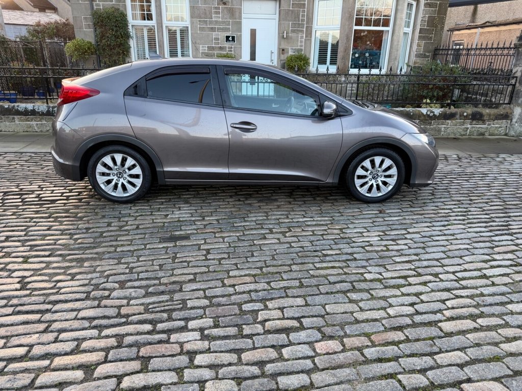 Used Honda Civic 2013 for sale - 77038096: Photo 4