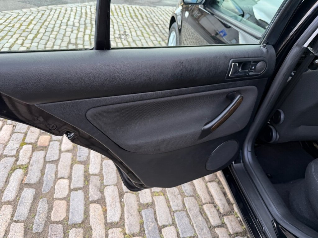 Used Volkswagen Golf 2003 for sale - 78212852: Photo 21