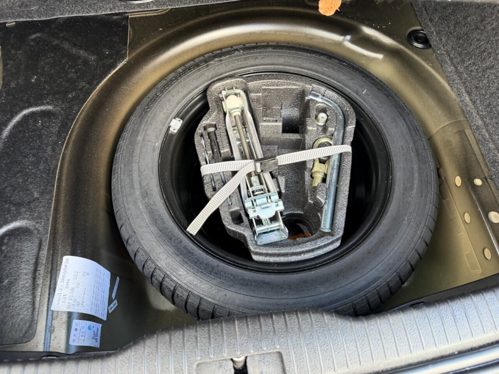 Used Volkswagen Golf 2003 for sale - 78212852: Photo 28