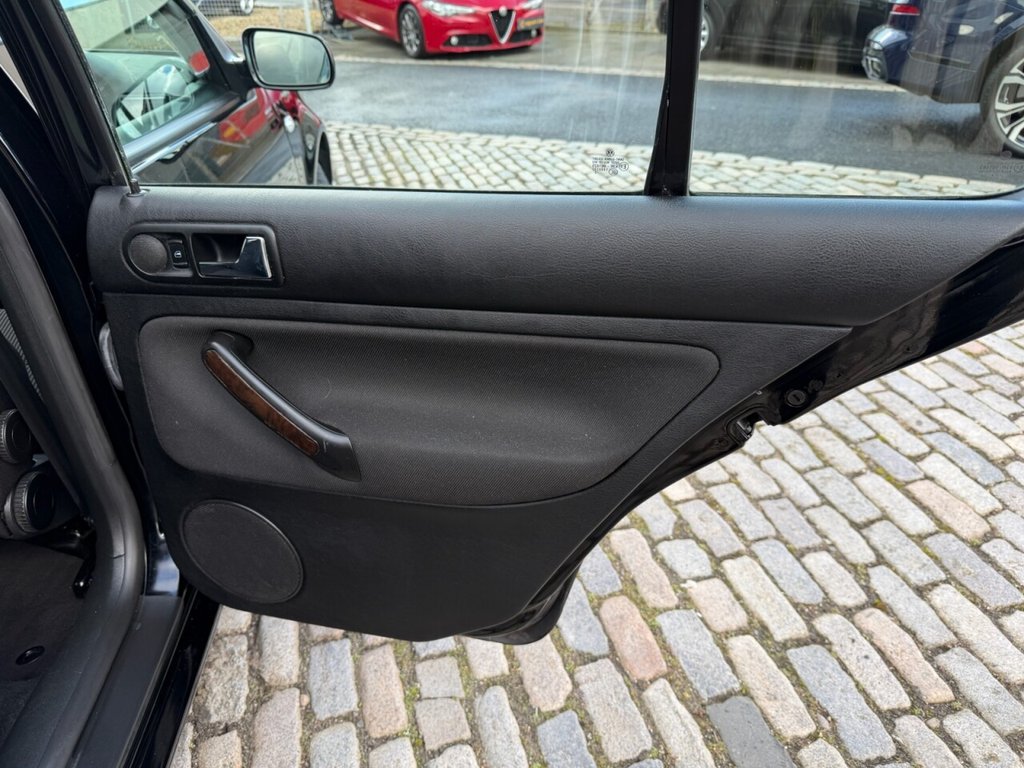 Used Volkswagen Golf 2003 for sale - 78212852: Photo 31