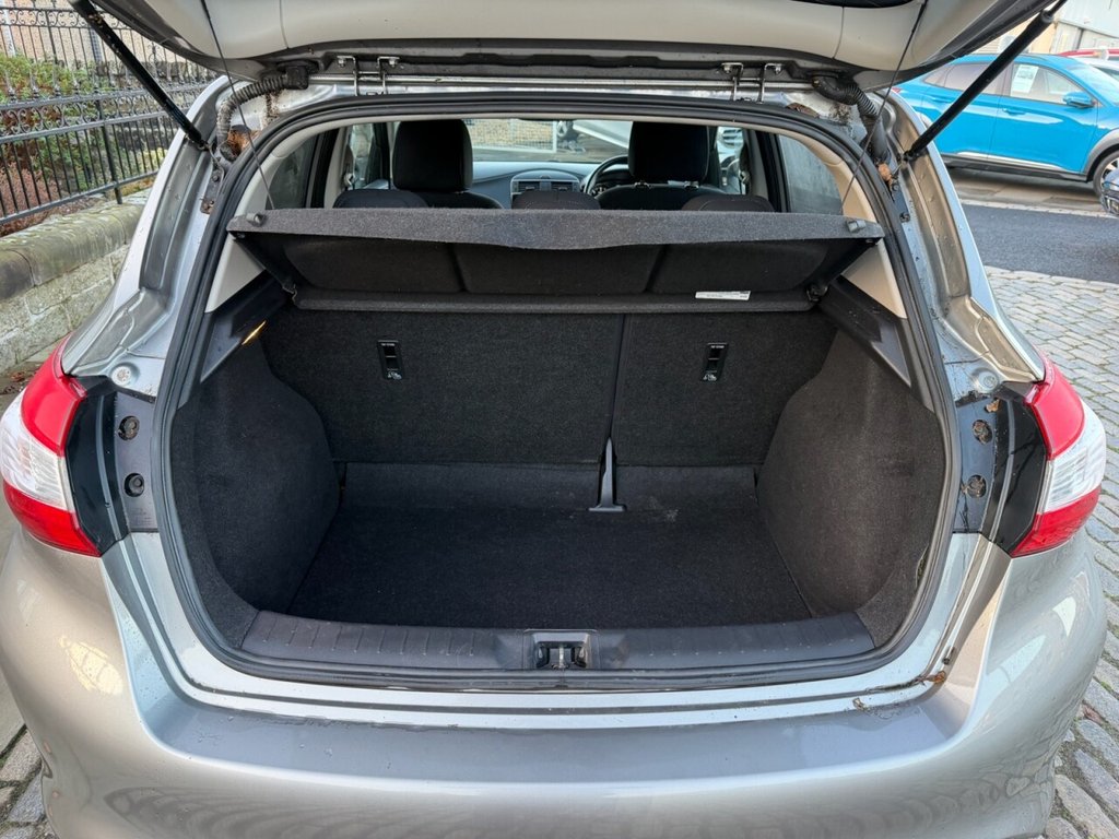 Used Nissan Pulsar 2015 for sale - 77038158: Photo 21