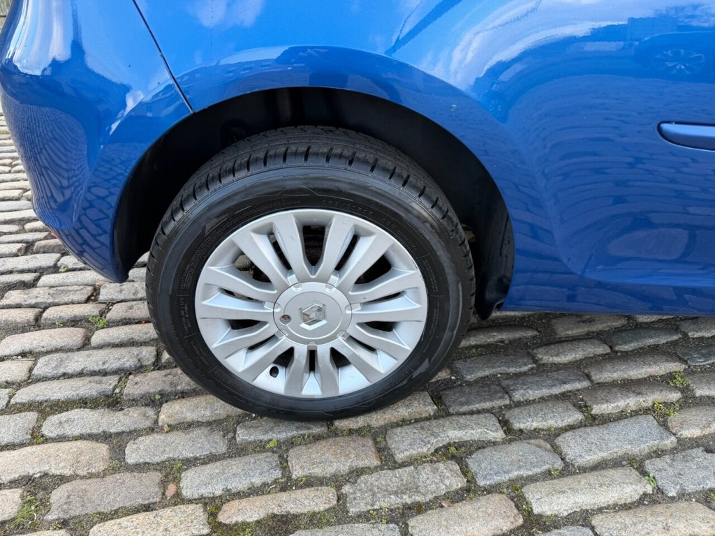 Used Renault Clio 2011 for sale - 77880319: Photo 17