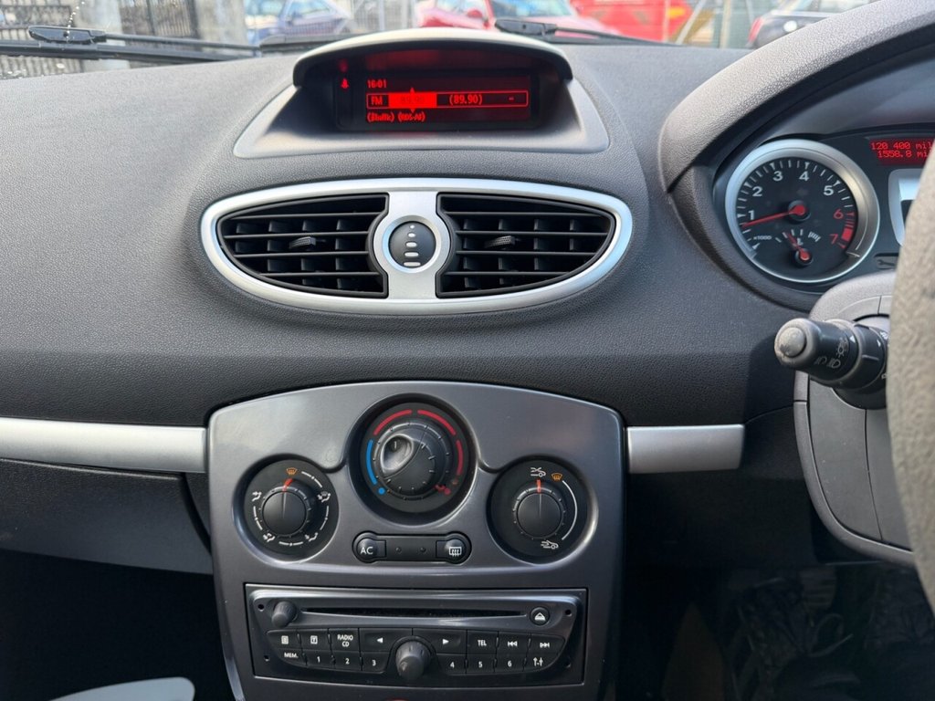 Used Renault Clio 2011 for sale - 77880319: Photo 18