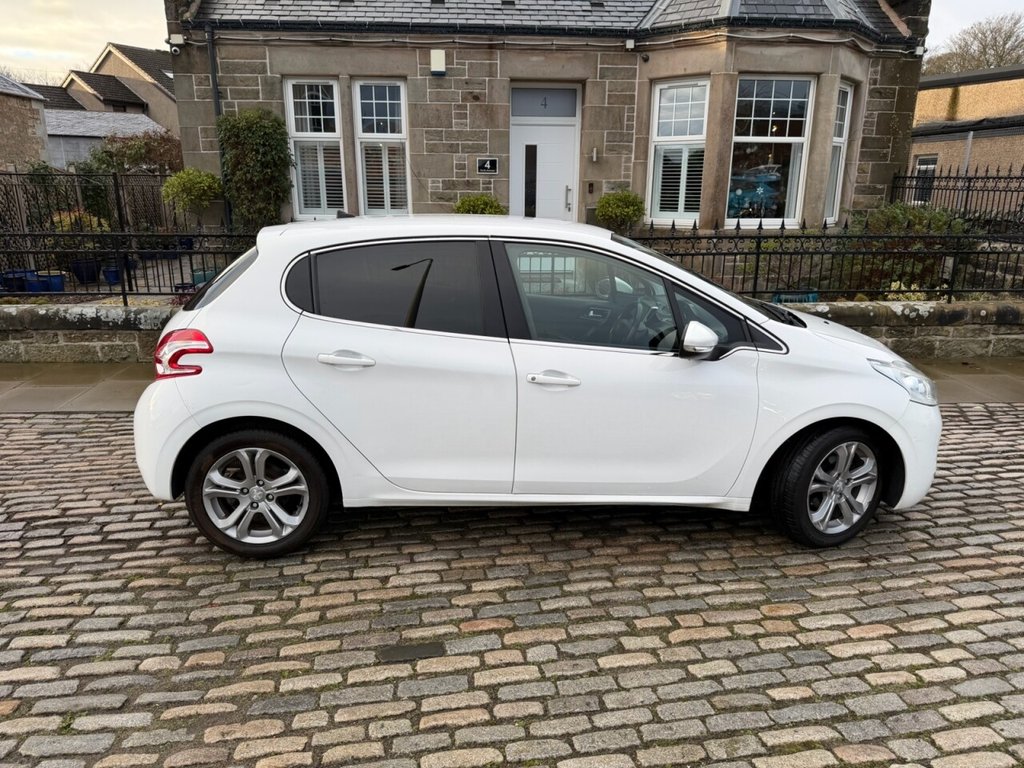 Used Peugeot 208 2015 for sale - 77038146: Photo 12