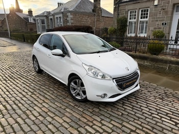 Used Peugeot 208 2015 for sale - 77038146: Photo