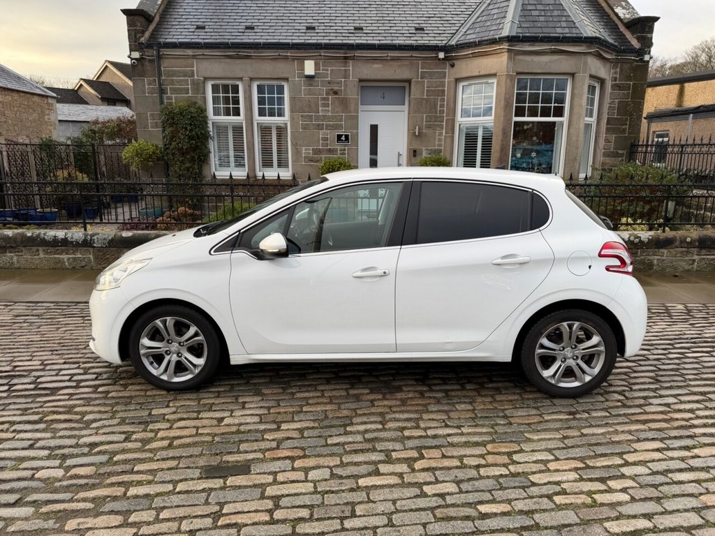 Used Peugeot 208 2015 for sale - 77038146: Photo 4