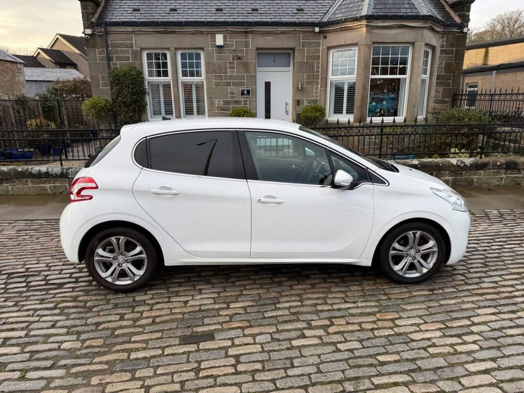 Used Peugeot 208 2015 for sale - 77038146: Photo 8