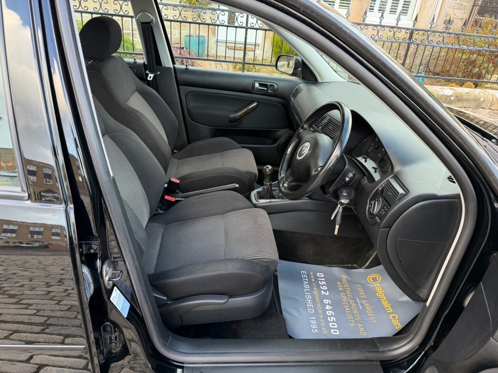 Used Volkswagen Golf 2003 for sale - 77880298: Photo 2