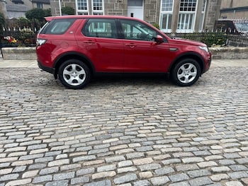 Used Land Rover Discovery Sport 2017 for sale - 77037829: Photo