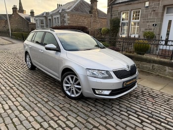 Used Skoda Octavia 2015 for sale - 77038115: Photo