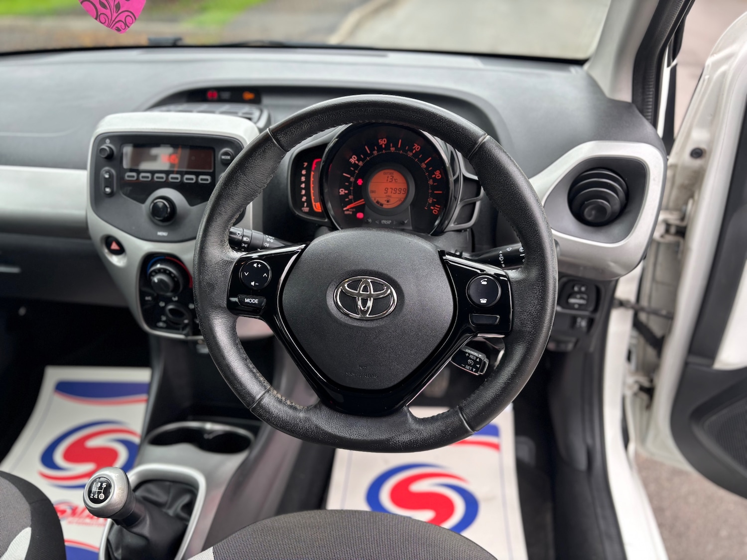 Used Toyota AYGO 2015 for sale - 76369201: Photo 10