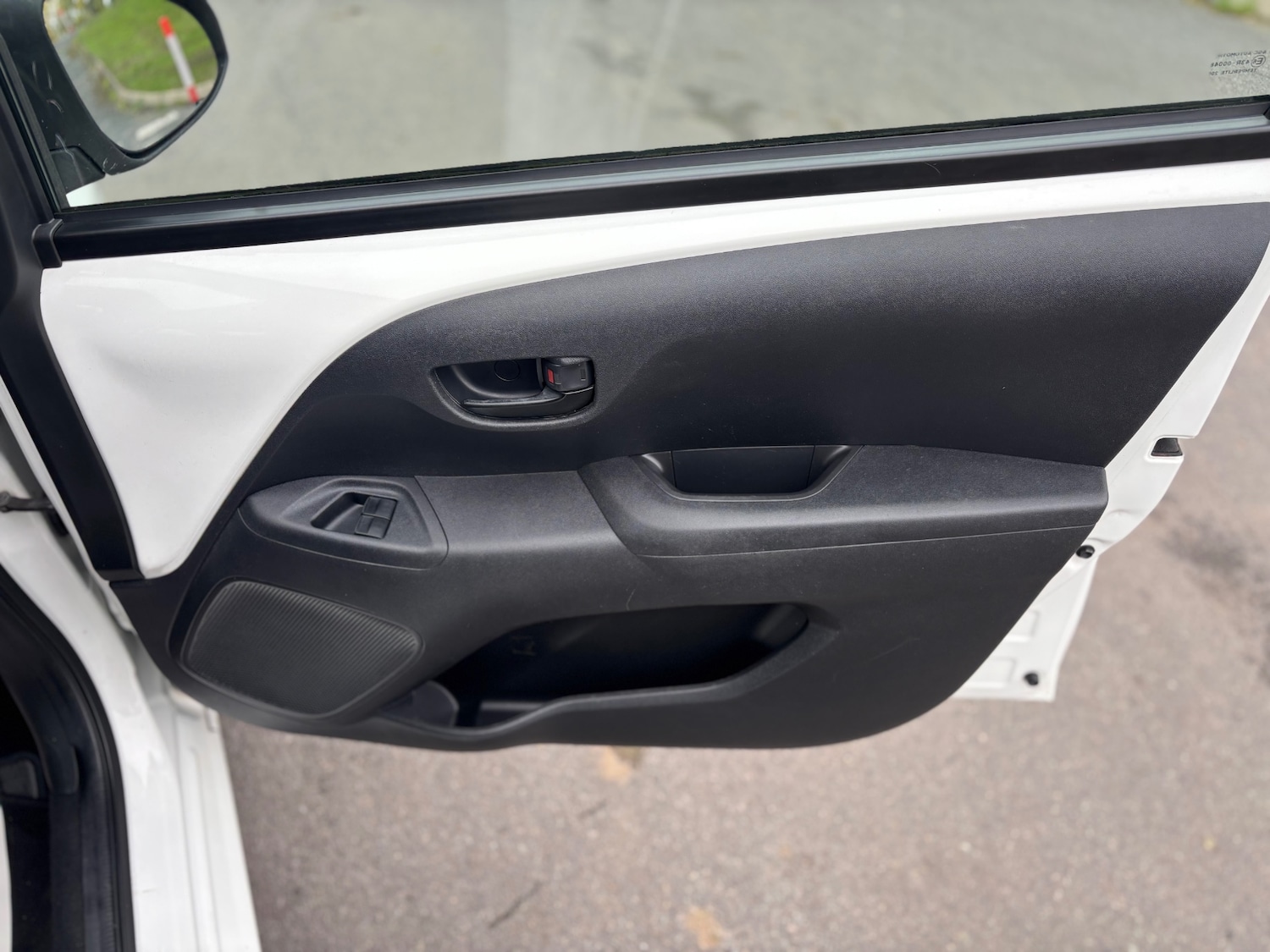 Used Toyota AYGO 2015 for sale - 76369201: Photo 12