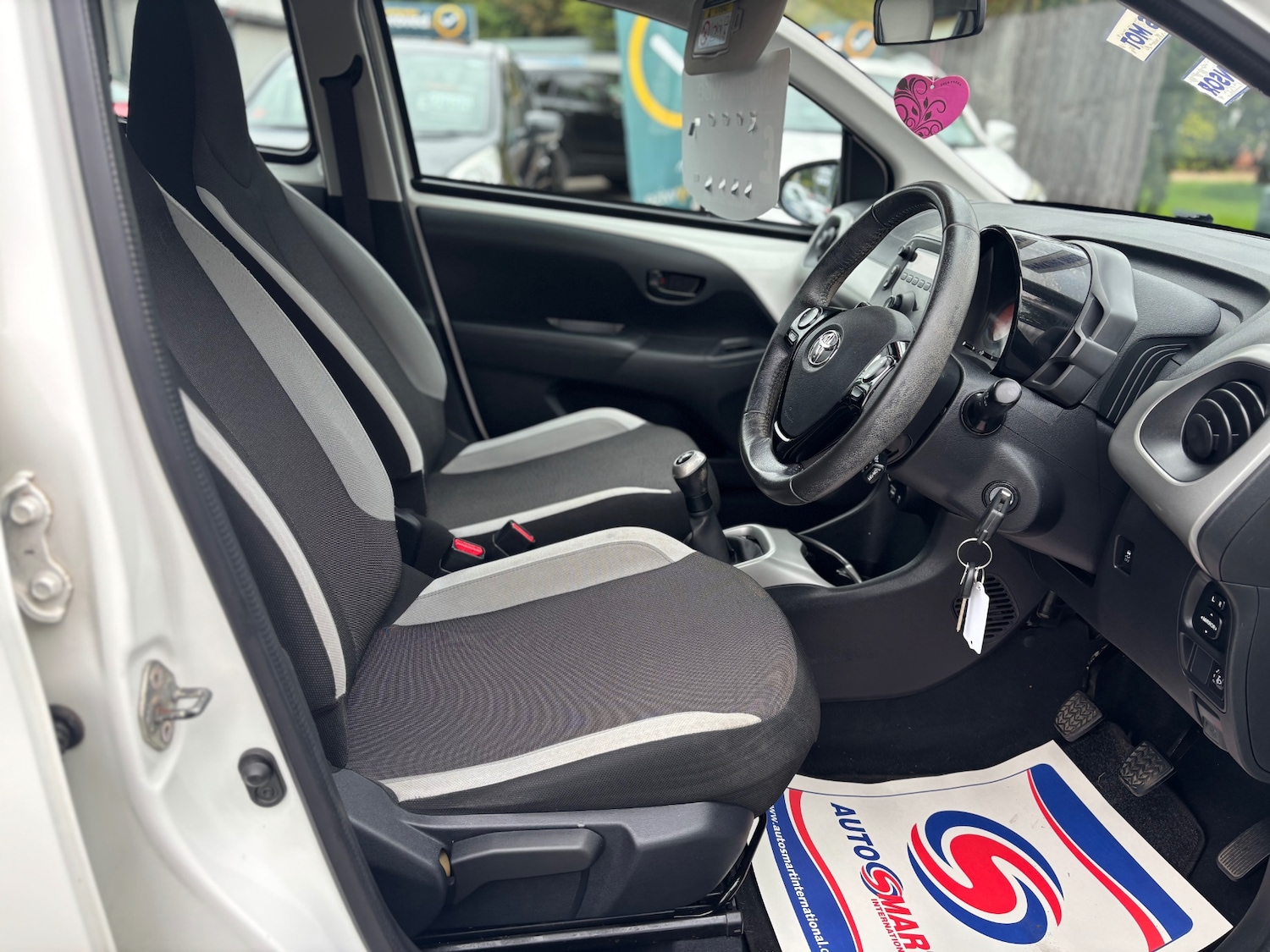 Used Toyota AYGO 2015 for sale - 76369201: Photo 9