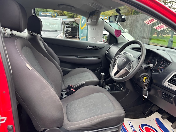 Used Hyundai i20 2010 for sale - 76281315: Photo 9