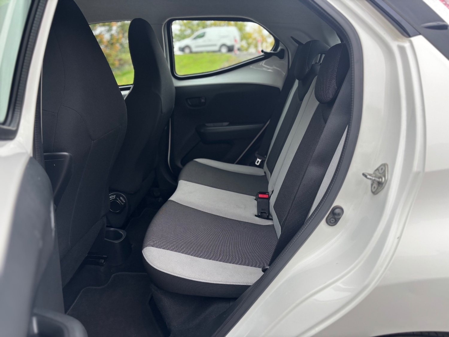 Used Toyota AYGO 2015 for sale - 76369465: Photo 17