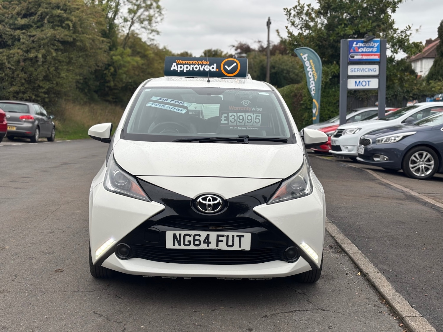 Used Toyota AYGO 2015 for sale - 76369465: Photo 2