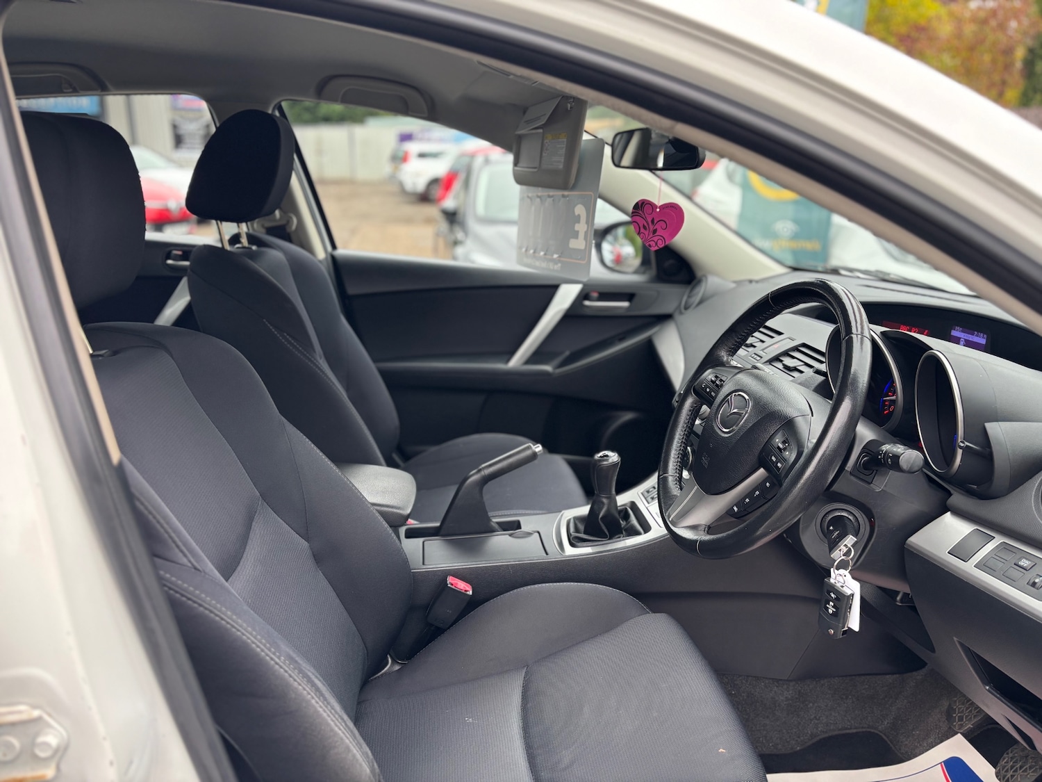 Used Mazda Mazda3 2011 for sale - 76366963: Photo 9