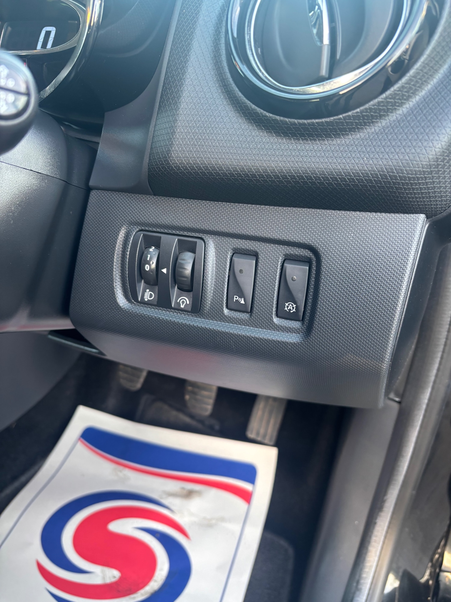 Used Renault Clio 2014 for sale - 76570917: Photo 13