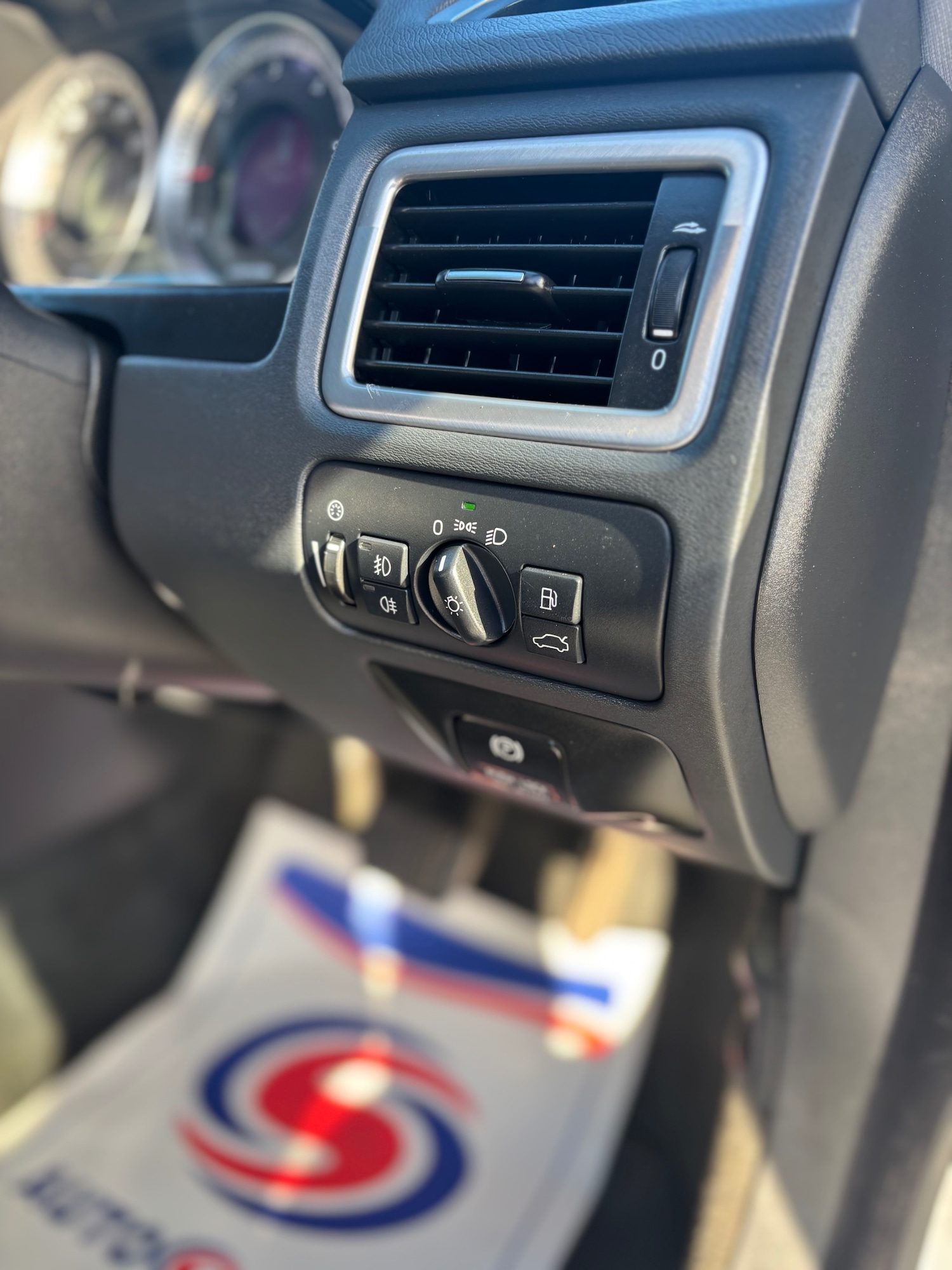 Used Volvo V70 2012 for sale - 76834655: Photo 3