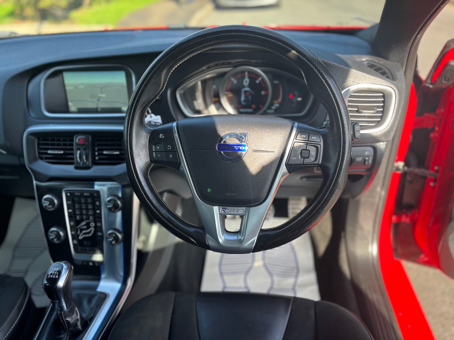 Used Volvo V40 2016 for sale - 76120467: Photo 11