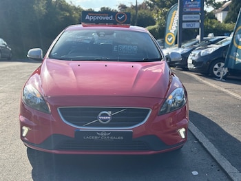 Used Volvo V40 2016 for sale - 76120467: Photo