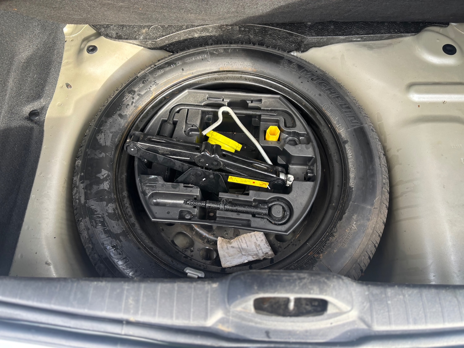 Used Peugeot 208 2013 for sale - 76369425: Photo 18