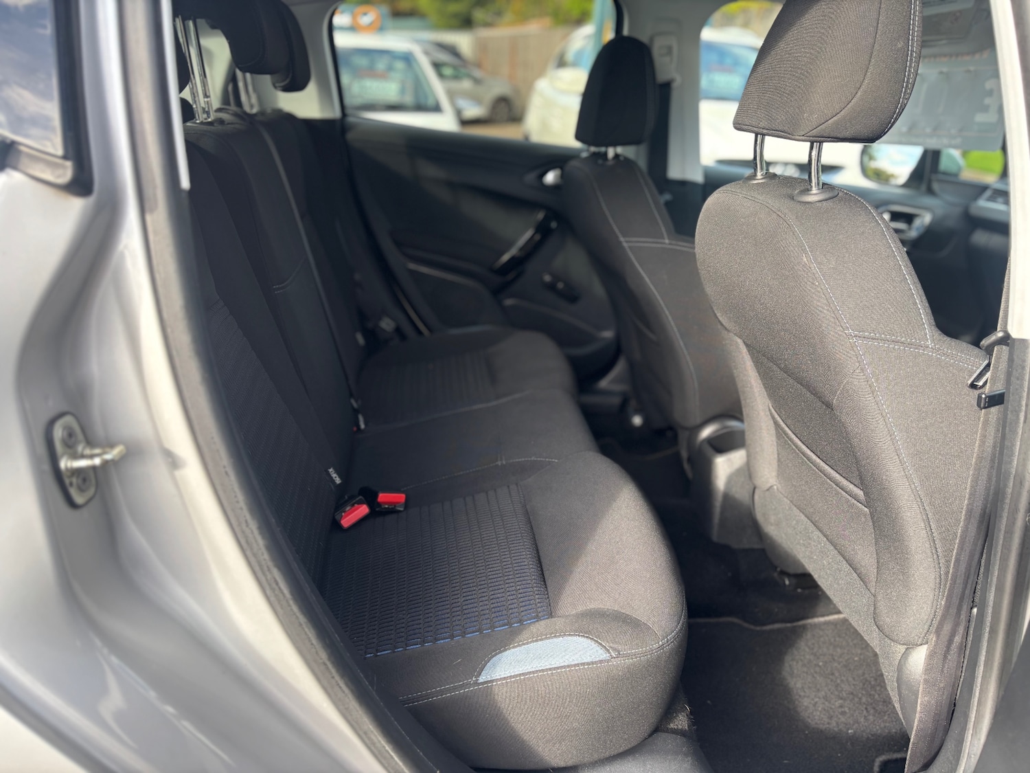 Used Peugeot 208 2013 for sale - 76369425: Photo 8