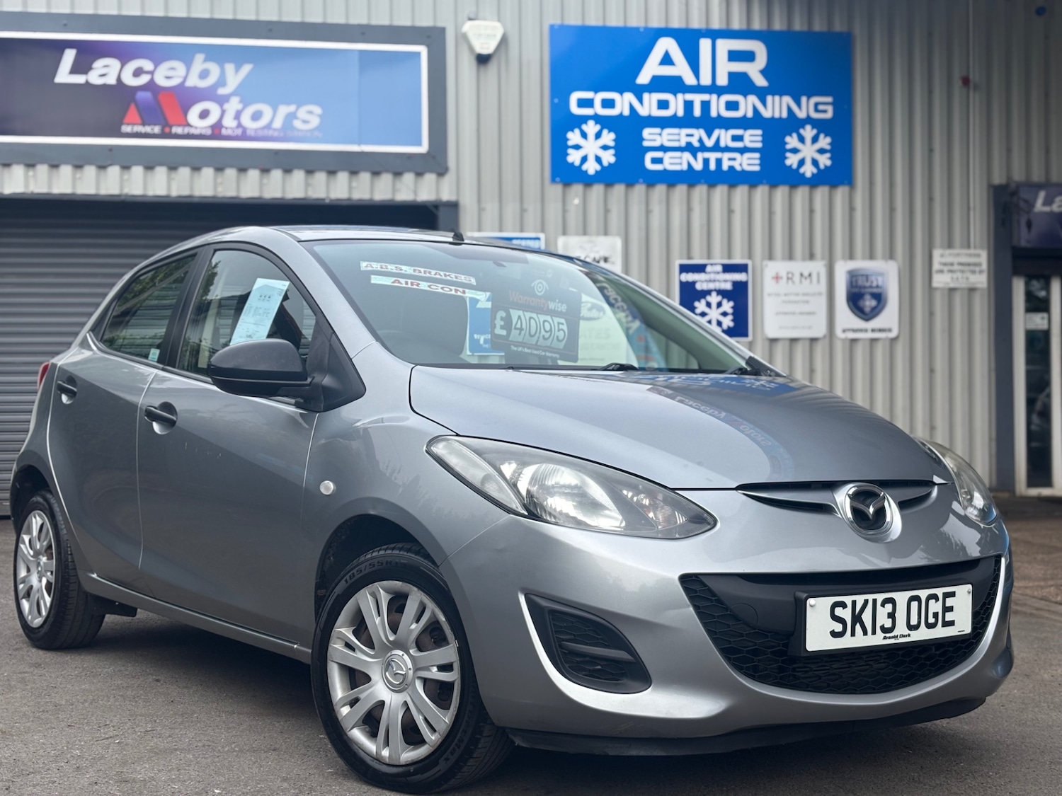 Used Mazda Mazda2 2013 for sale - 76367008: Photo 1
