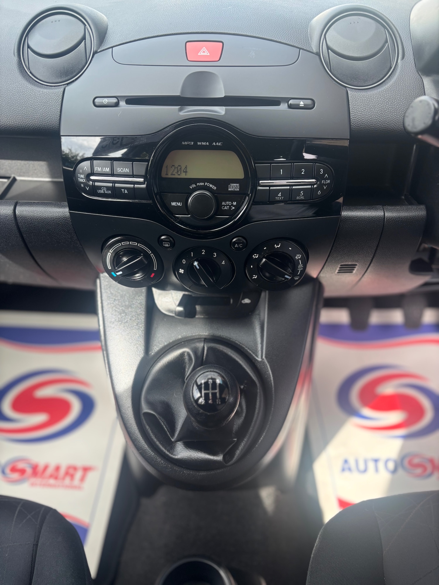 Used Mazda Mazda2 2013 for sale - 76367008: Photo 14