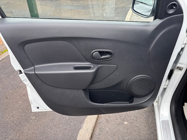 Used Dacia Sandero 2013 for sale - 76223225: Photo 16