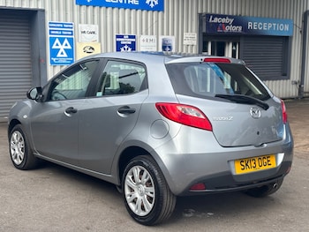 Used Mazda Mazda2 2013 for sale - 76070598: Photo 4
