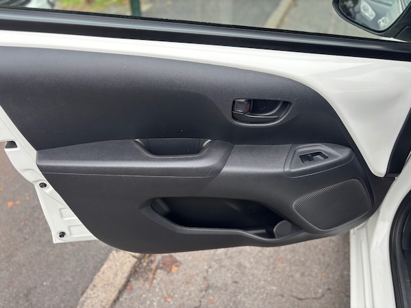 Used Toyota AYGO 2015 for sale - 76281427: Photo 15