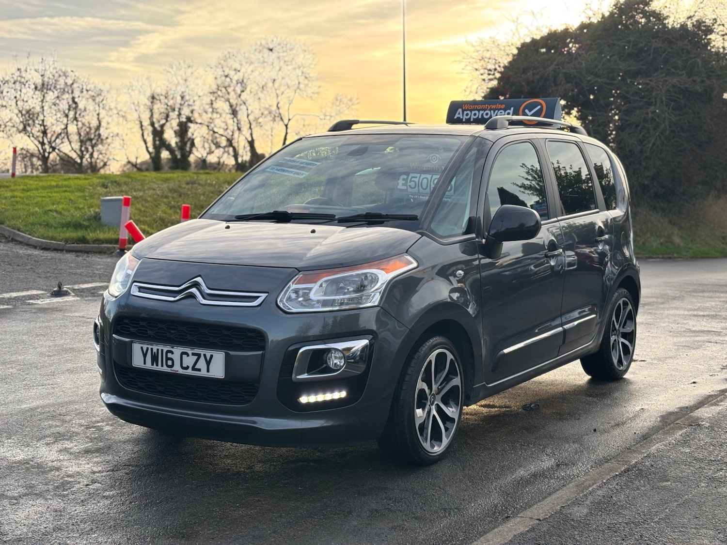 Used Citroen C3 Picasso 2016 for sale - 76935495: Photo 3