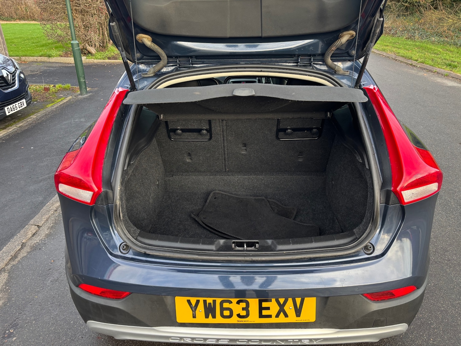 Used Volvo V40 2013 for sale - 76935492: Photo 16