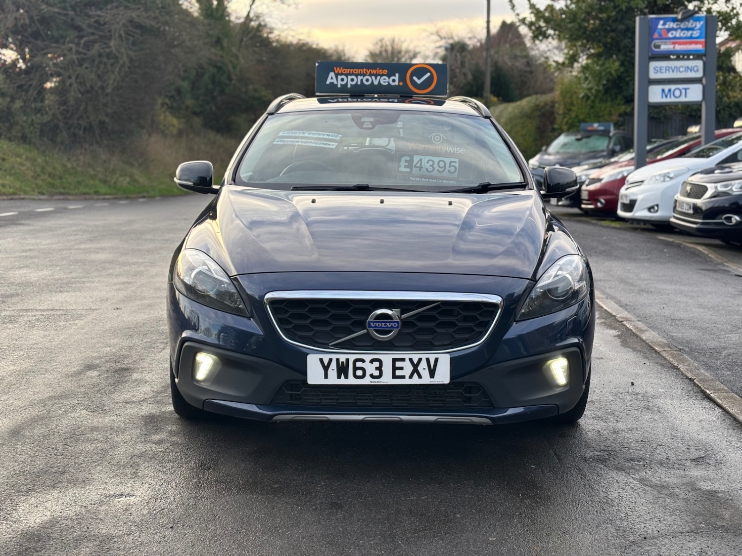 Used Volvo V40 2013 for sale - 76935492: Photo 2