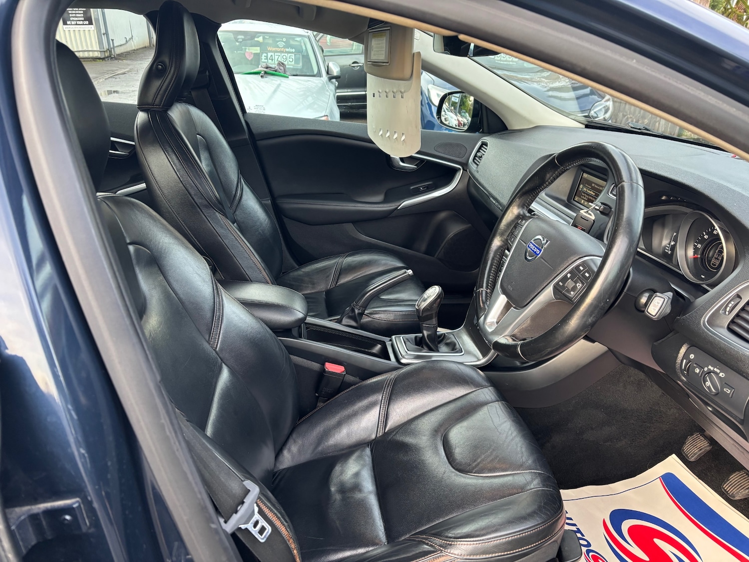 Used Volvo V40 2013 for sale - 76935492: Photo 9