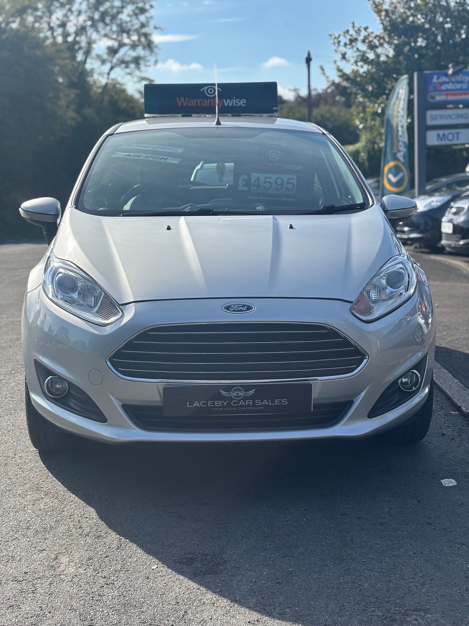 Used Ford Fiesta 2013 for sale - 76120469: Photo 2