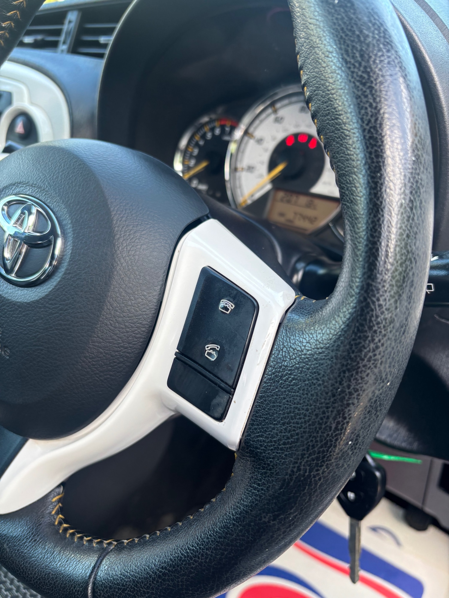 Used Toyota Yaris 2013 for sale - 76369421: Photo 14