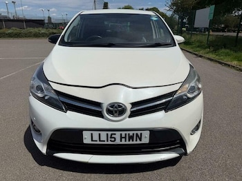 Used Toyota Verso 2015 for sale - 78947115: Photo