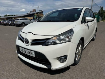 Used Toyota Verso 2015 for sale - 78947115: Photo