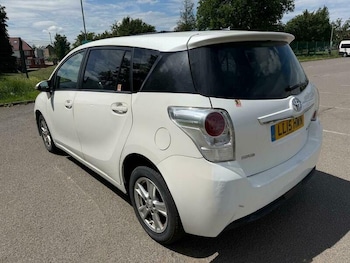 Used Toyota Verso 2015 for sale - 78947115: Photo