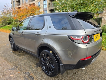 Used Land Rover Discovery Sport 2017 for sale - 76377265: Photo