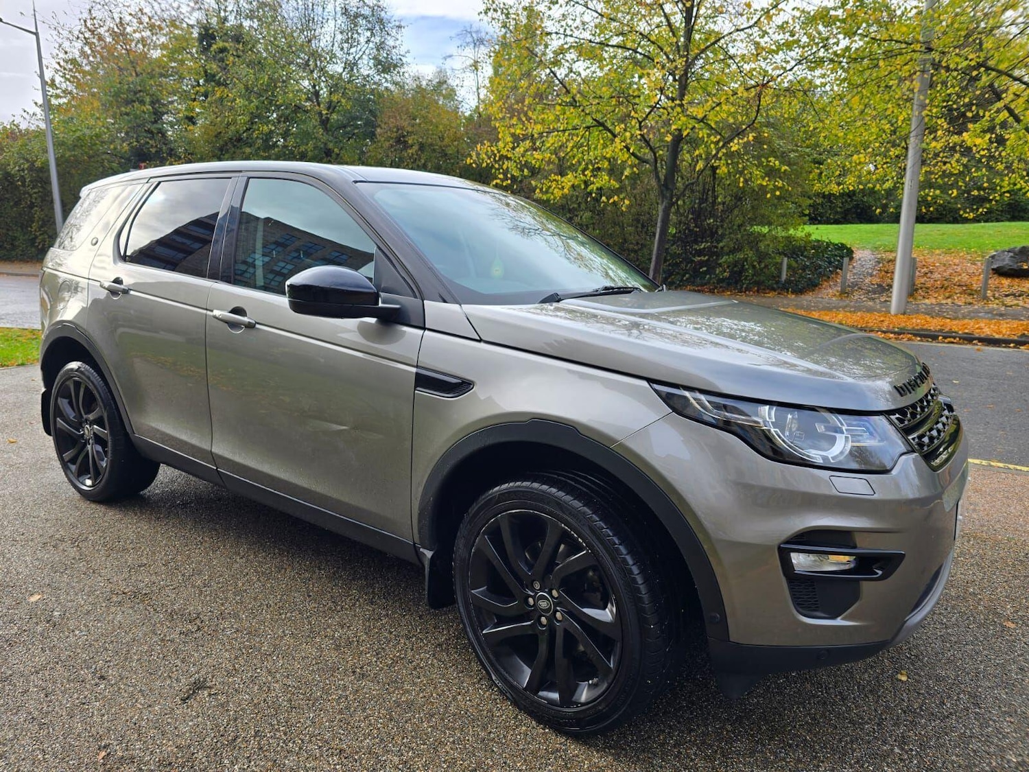 Used Land Rover Discovery Sport 2017 for sale - 76377265: Photo 4