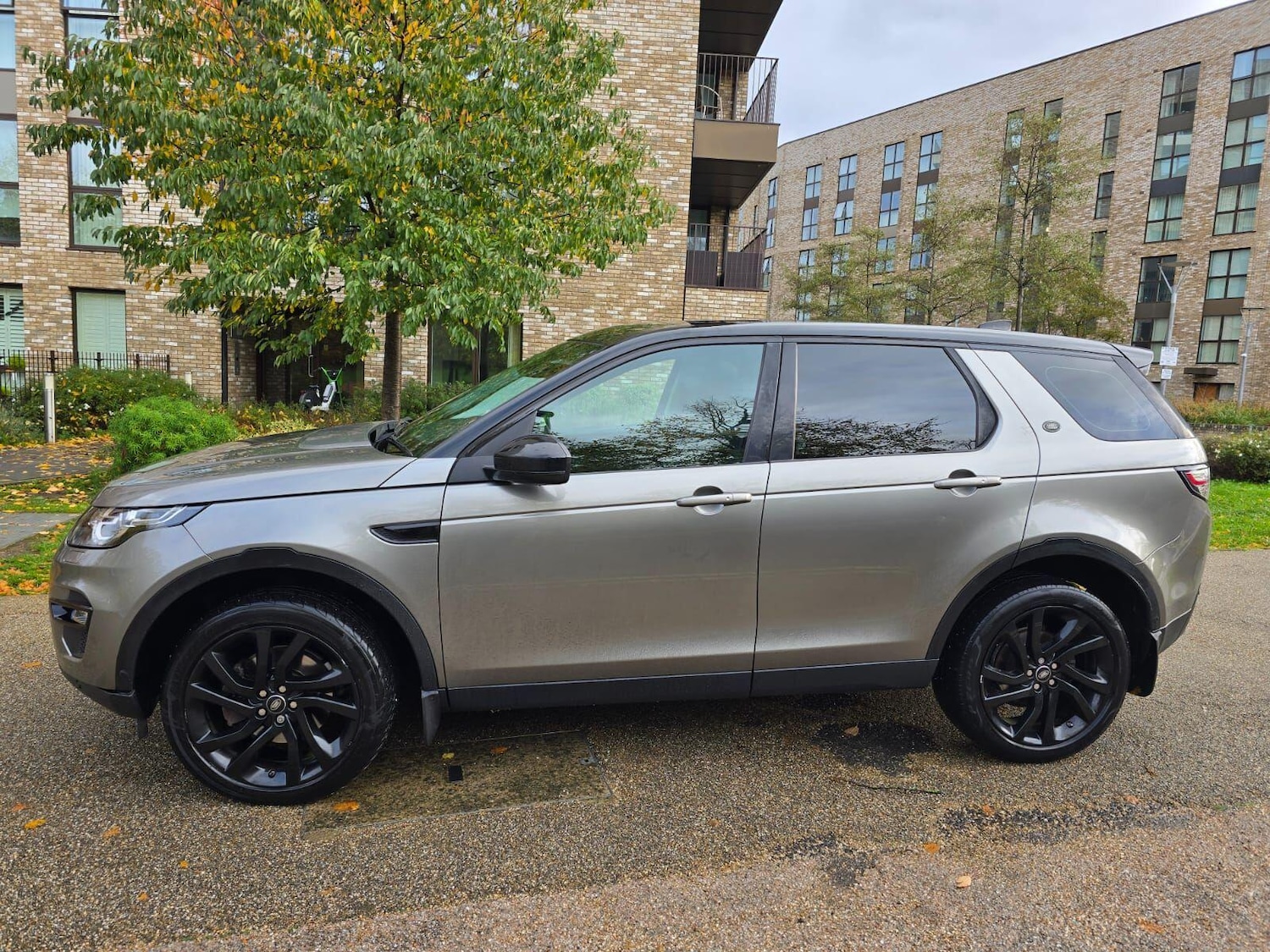 Used Land Rover Discovery Sport 2017 for sale - 76377265: Photo 5